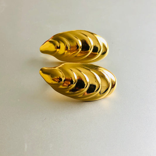 A - Aurea Mussel Studs
