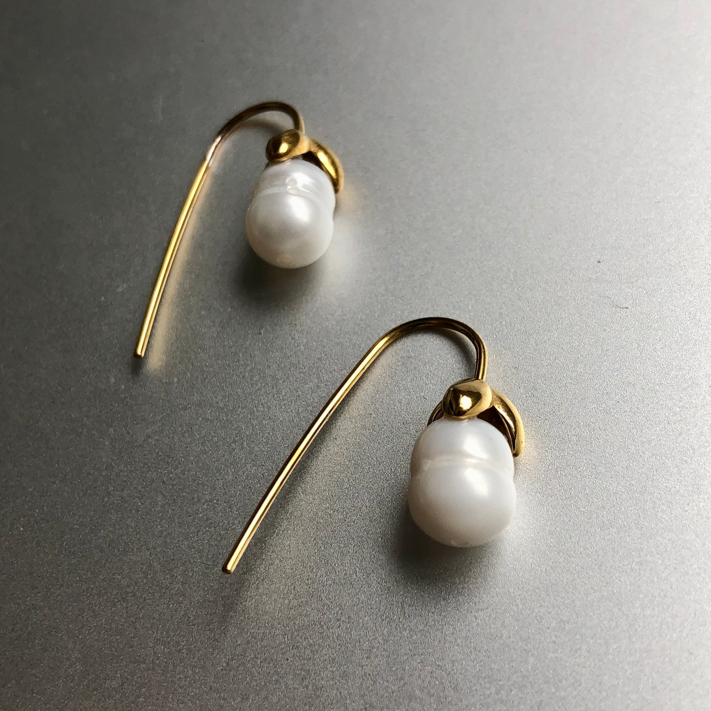 B - Baroque Pearl Drops