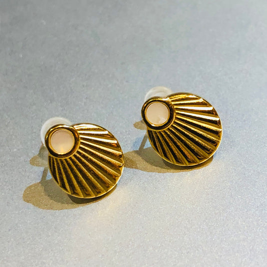 A - Lumiére Shell Studs