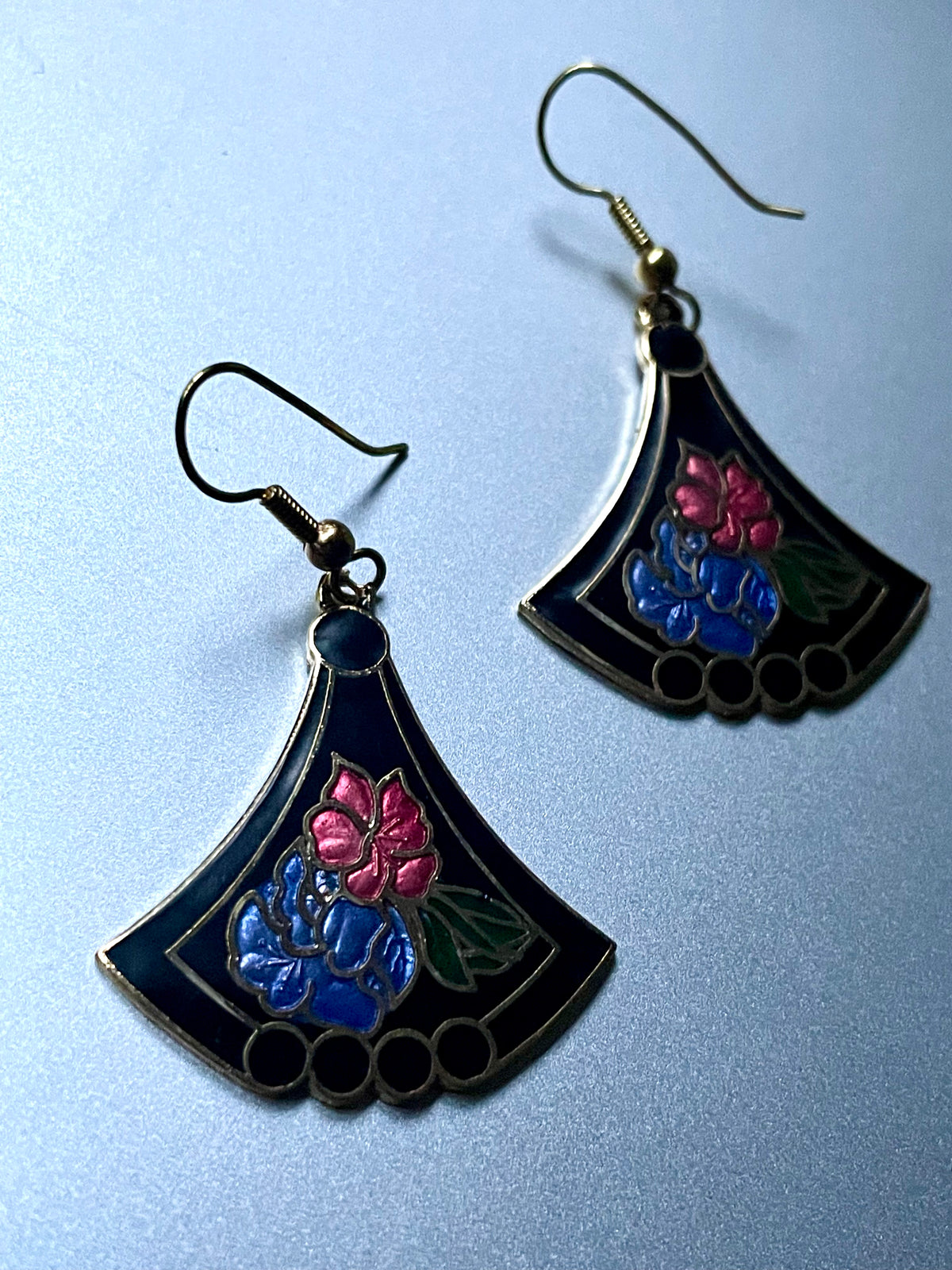 Blütenfächer – florale Vintage-Cloisonné-Ohrringe