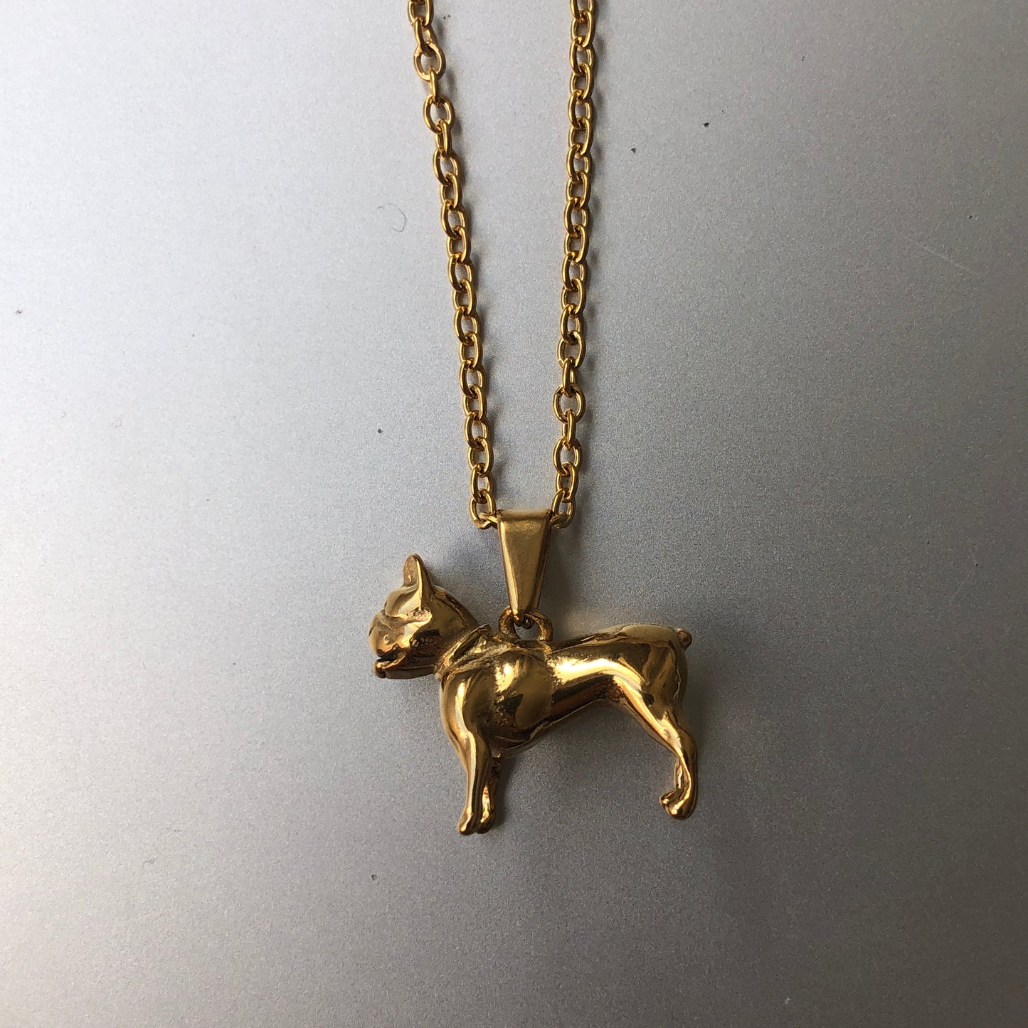 Bouledogue Doré Pendant