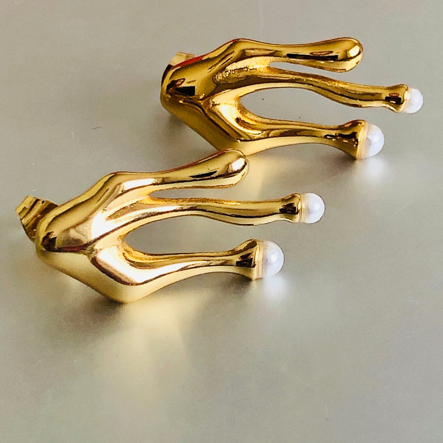 B - Liquid Pearl Studs