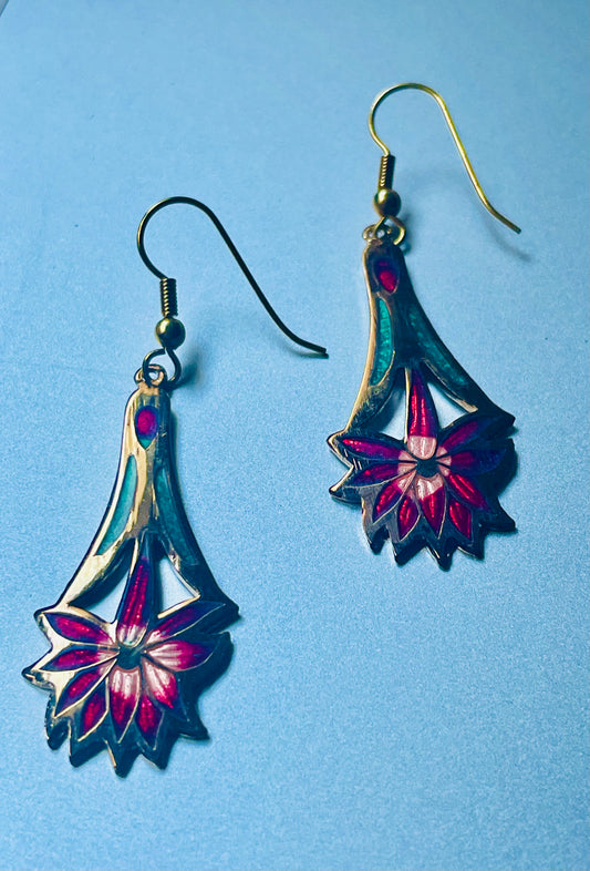 Cloisonné-Ohrringe mit roter Blüte im Art-déco-Stil