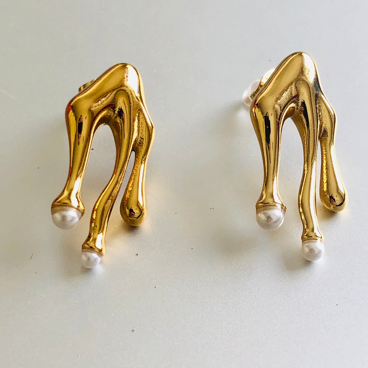 B - Liquid Pearl Studs