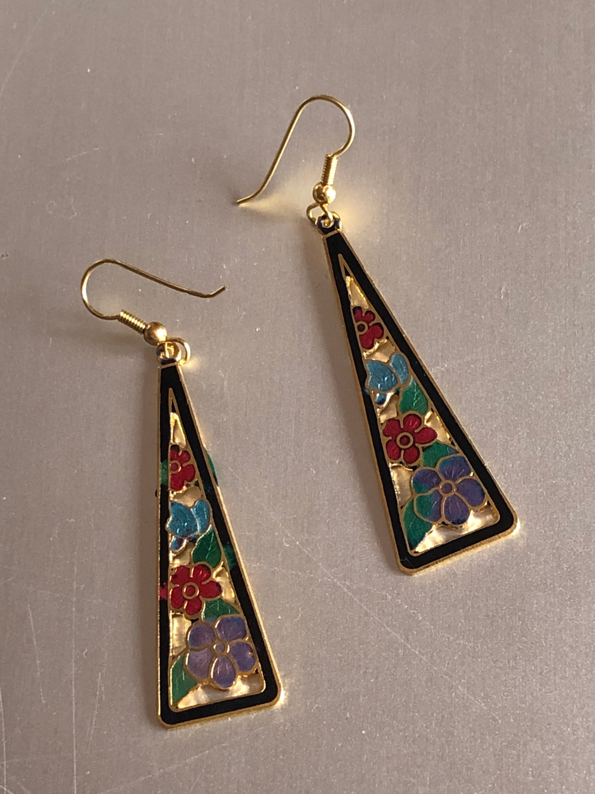 Florale Silhouette – Vintage-Cloisonné-Ohrringe in Trapezform