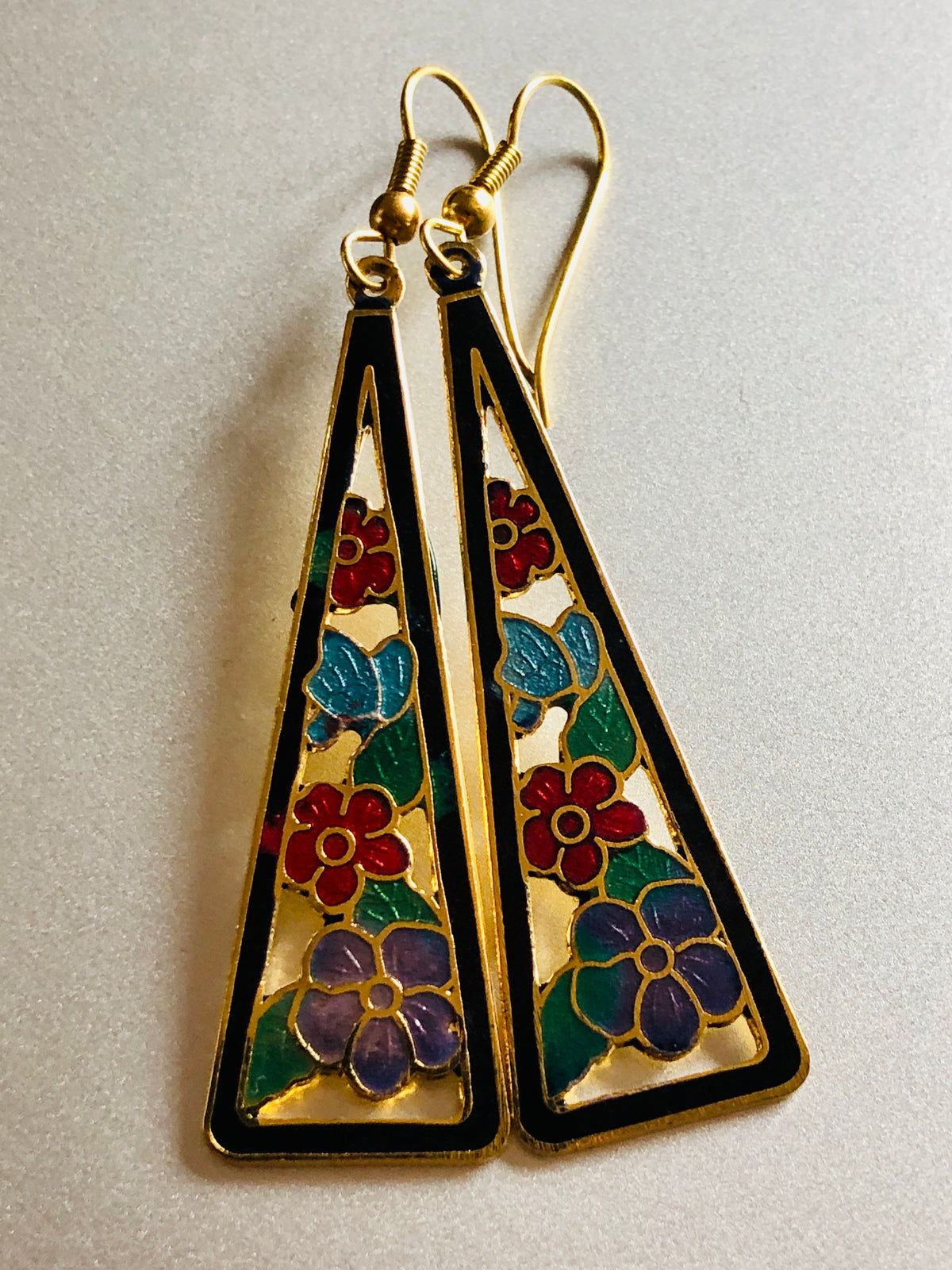 Florale Silhouette – Vintage-Cloisonné-Ohrringe in Trapezform