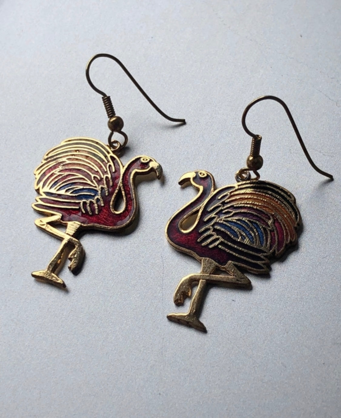 Flamingo Burlesque Red – rote Cloisonné-Ohrringe