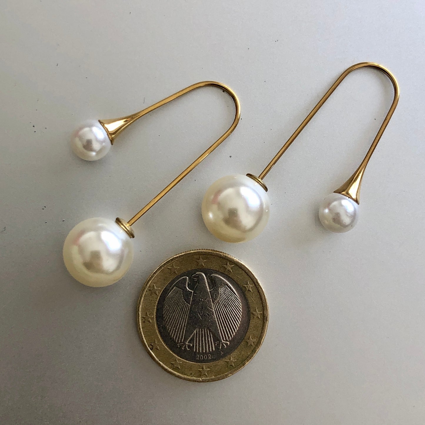 B - Pearl Curve Earrings