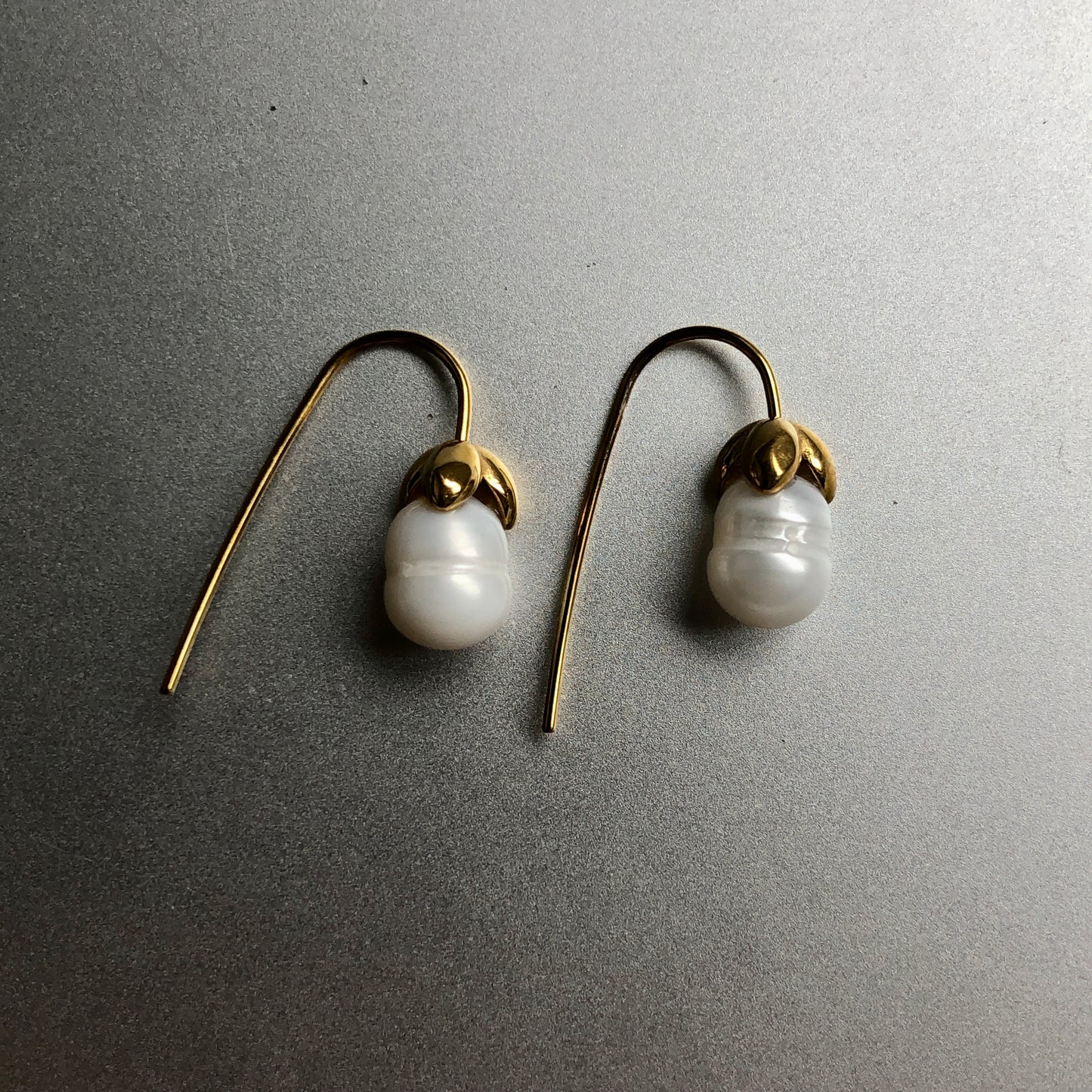 B - Baroque Pearl Drops
