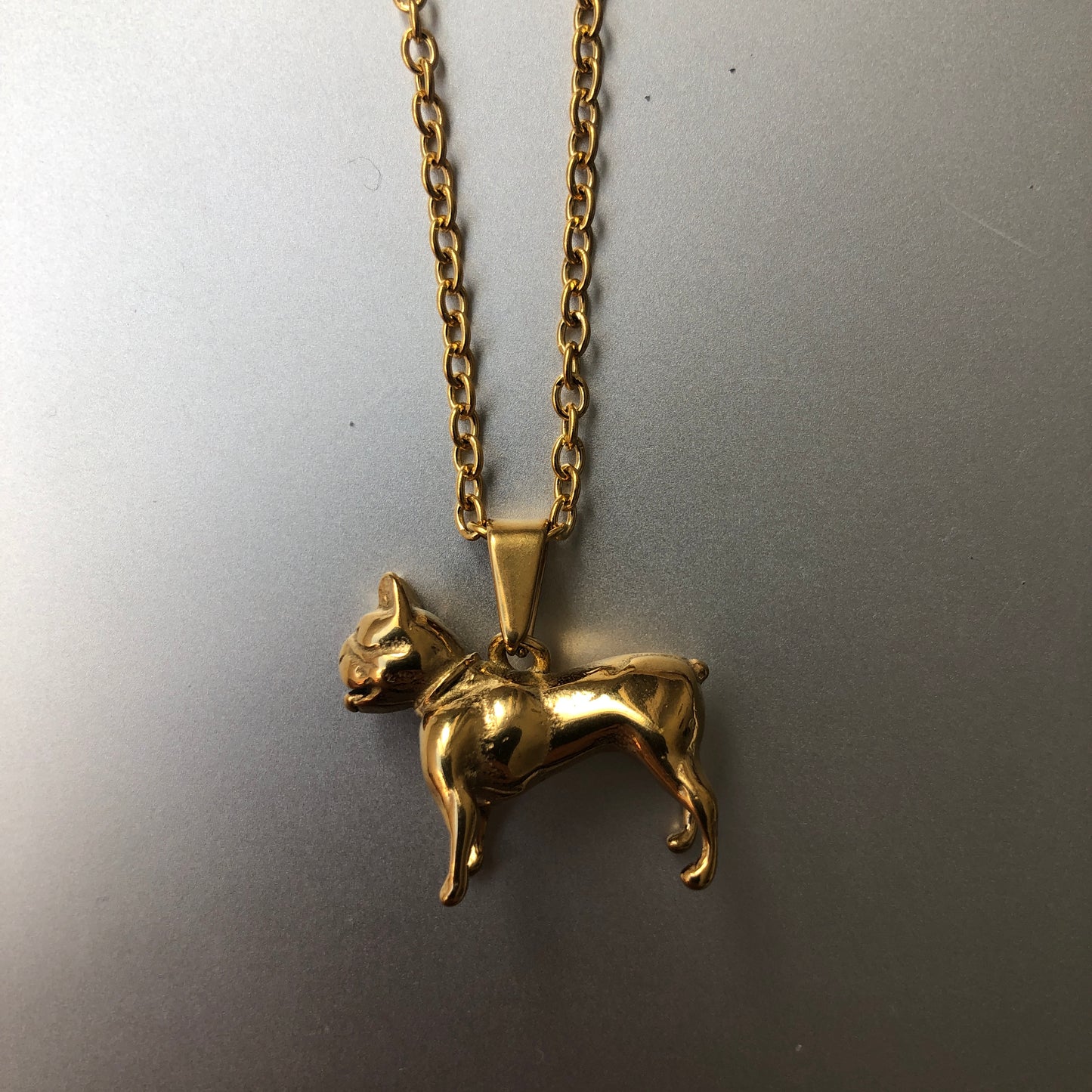 Bouledogue Doré Pendant