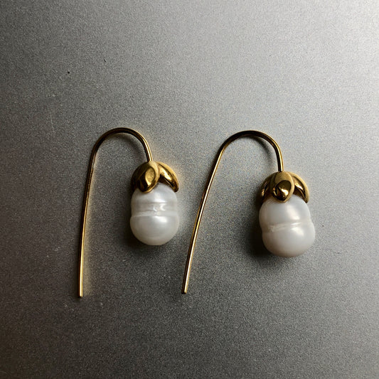 B - Baroque Pearl Drops
