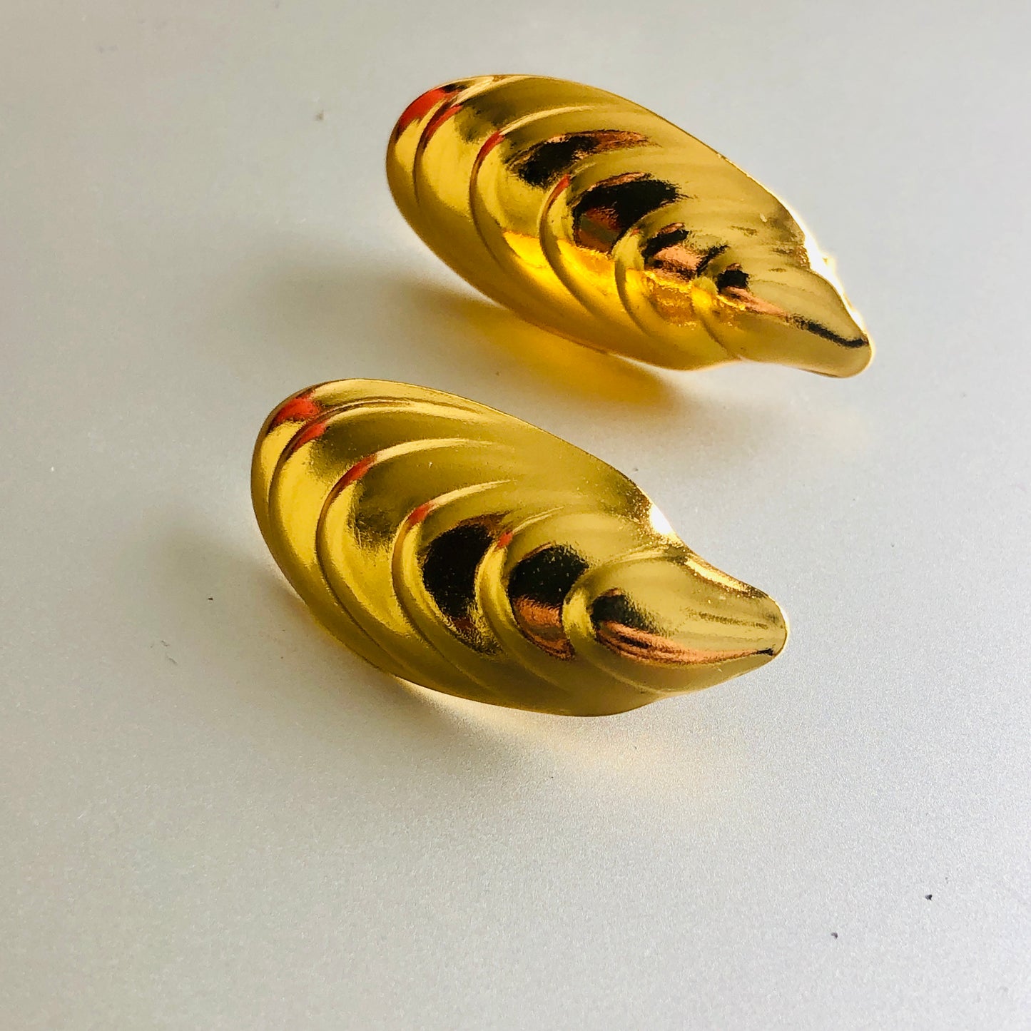 A - Aurea Mussel Studs