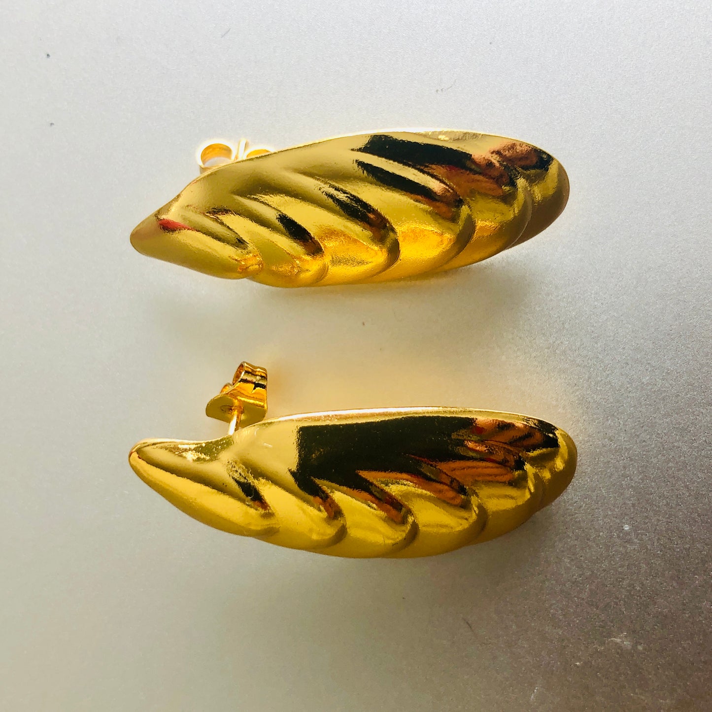 A - Aurea Mussel Studs
