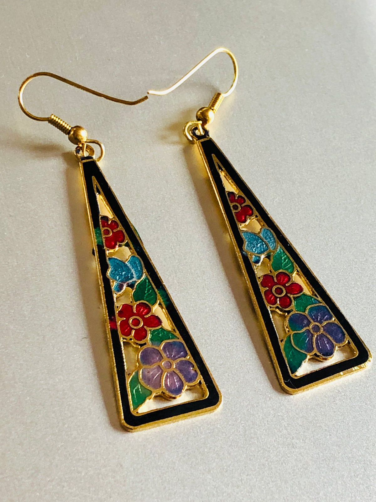 Florale Silhouette – Vintage-Cloisonné-Ohrringe in Trapezform