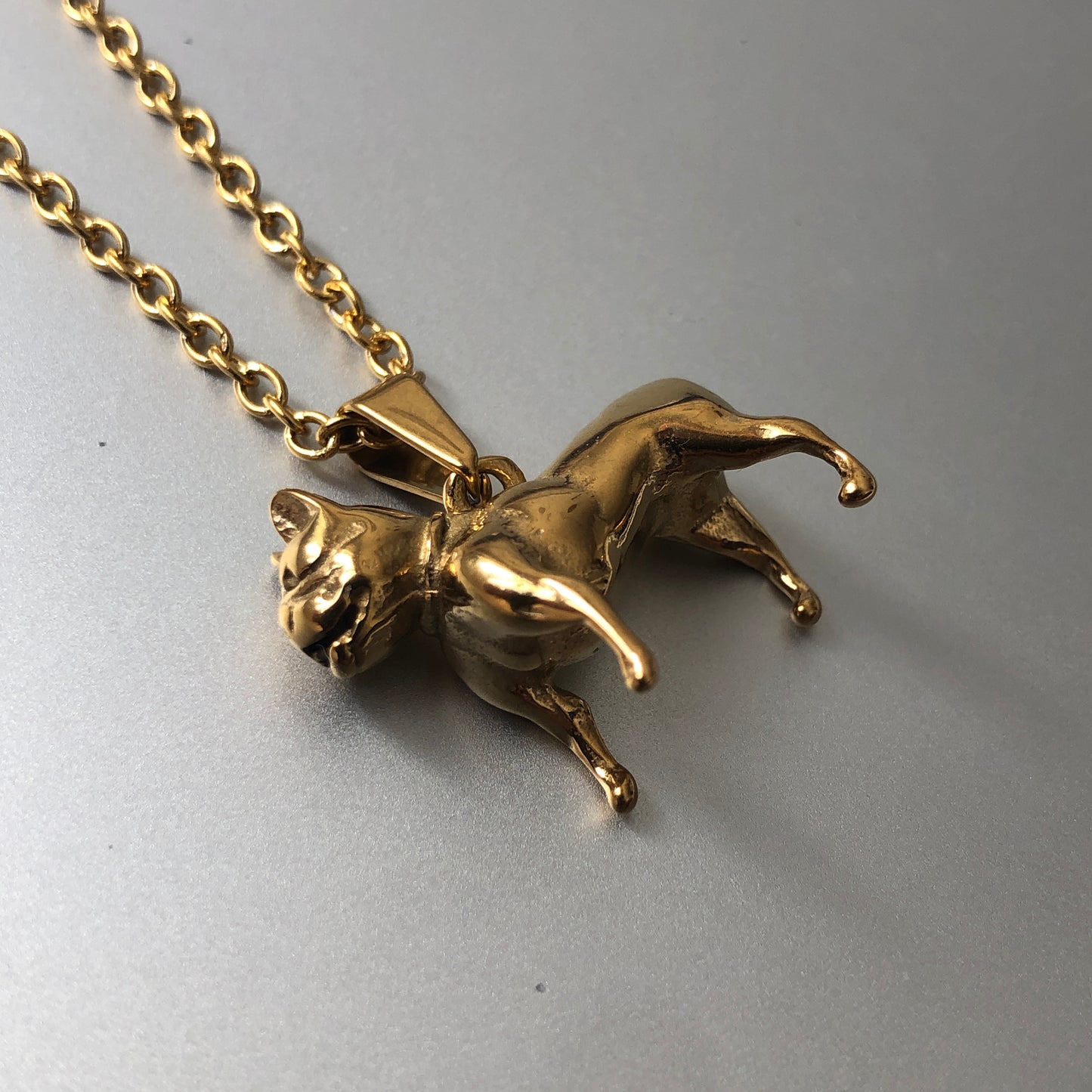 Bouledogue Doré Pendant