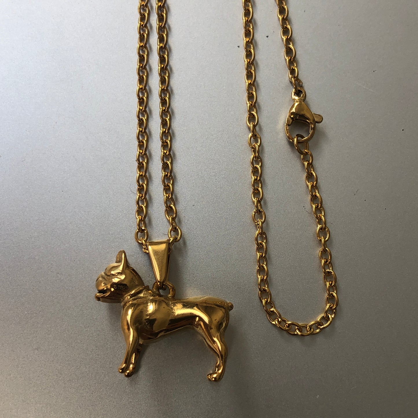 Bouledogue Doré Pendant