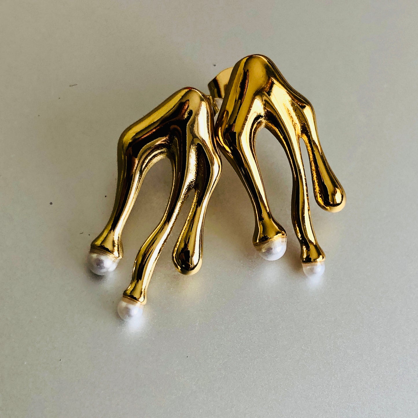 B - Liquid Pearl Studs