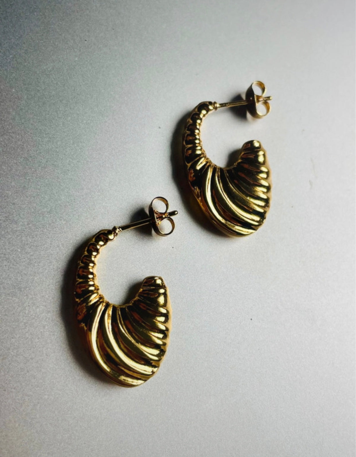 Maison Croissant Hoops