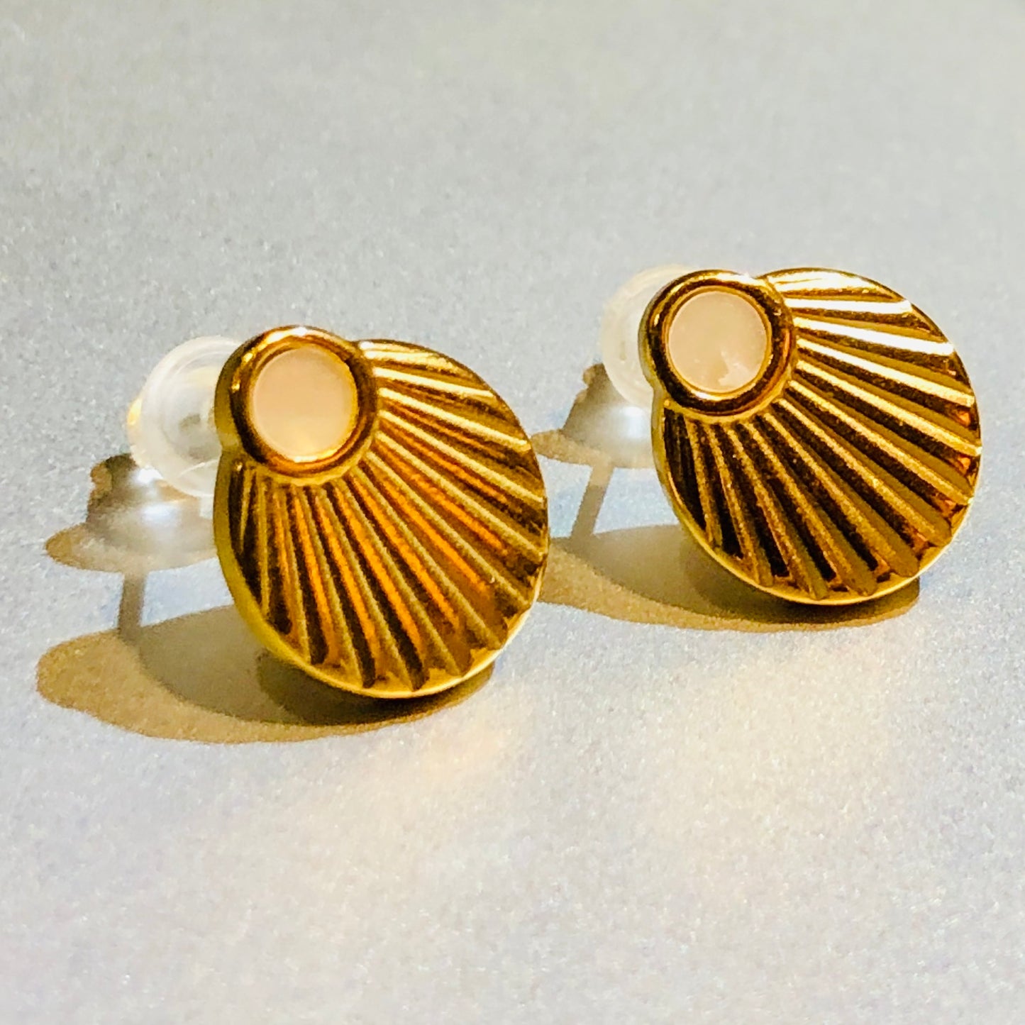 A - Lumiére Shell Studs