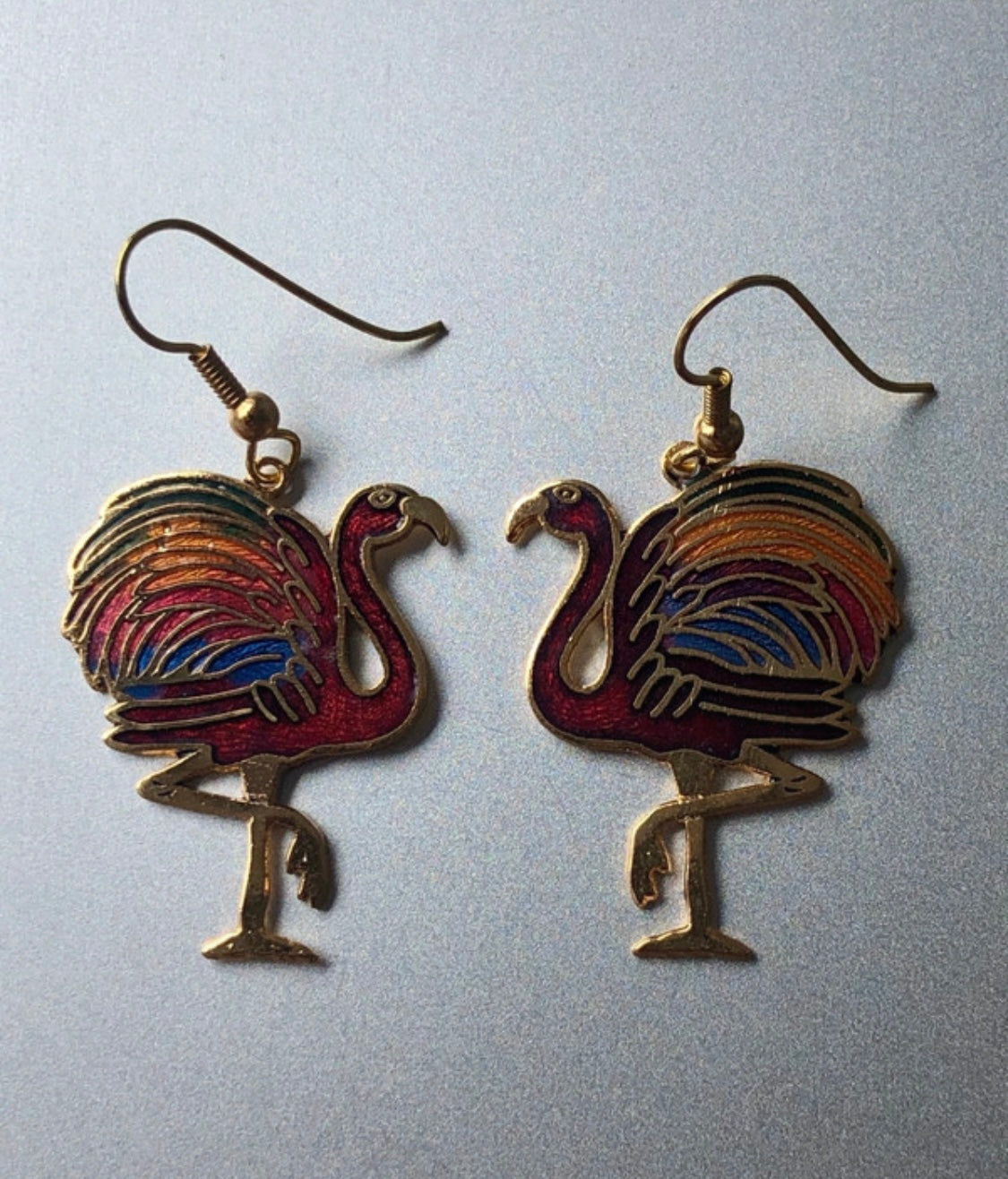Flamingo Burlesque Red – rote Cloisonné-Ohrringe